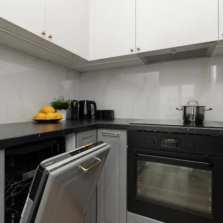 Stylish Kolejowa & Parking & Balcony By Renters