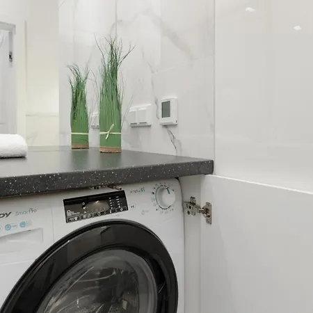 Stylish Kolejowa & Parking & Balcony By Renters * Warszawa