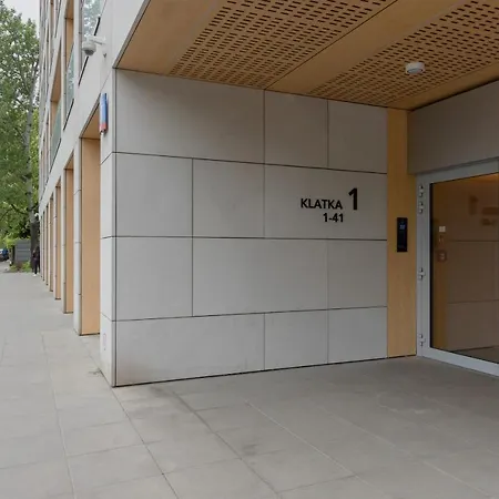 Stylish Kolejowa & Parking & Balcony By Renters Apartamento