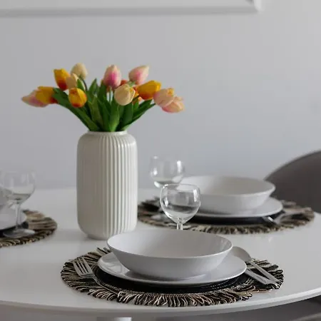 شقة Stylish Kolejowa & Parking & Balcony By Renters