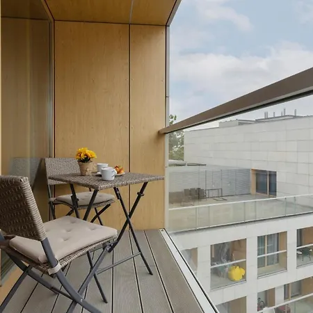 Stylish Kolejowa & Parking & Balcony By Renters * Varşova